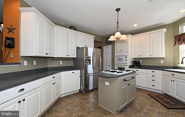 4528 DEEP GLEN WAY, Doylestown, PA 18902