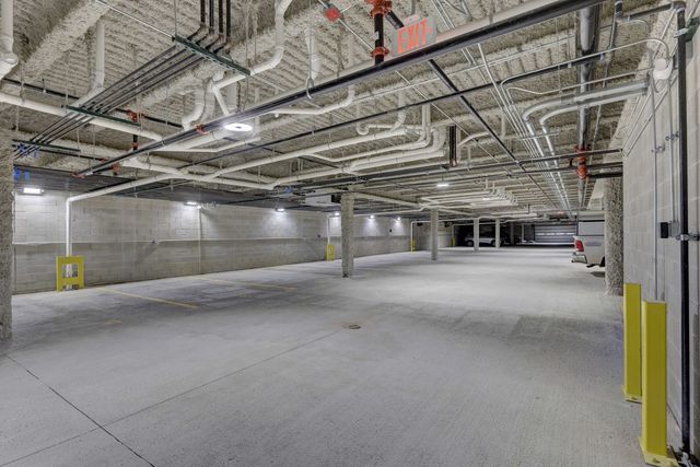 9201 Milwaukee Avenue N 202, Niles, IL 60714