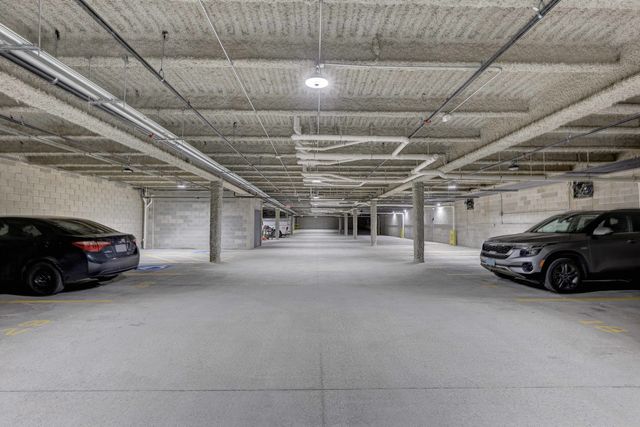 9201 Milwaukee Avenue N 202, Niles, IL 60714