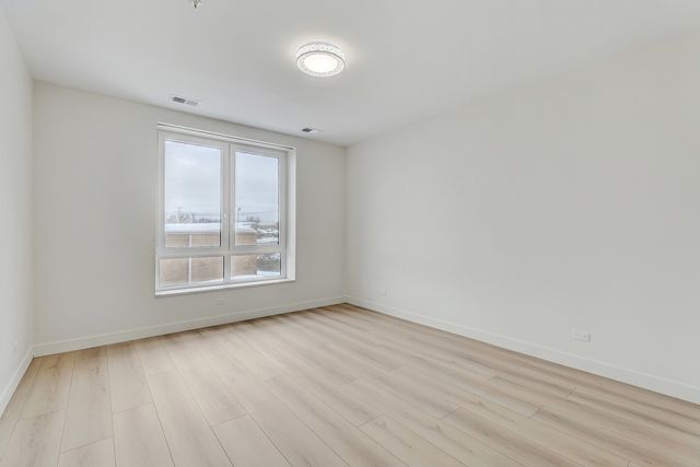 9201 Milwaukee Avenue N 202, Niles, IL 60714