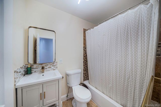 6 Denmark Court, Huntington, NY 11743