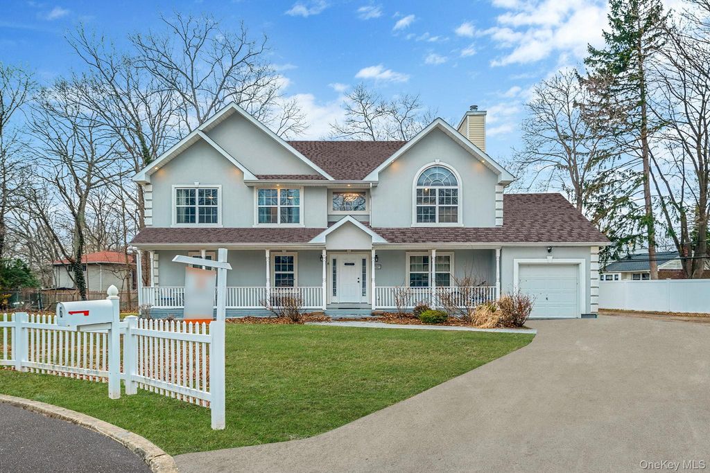 6 Denmark Court, Huntington, NY 11743 — photo 2