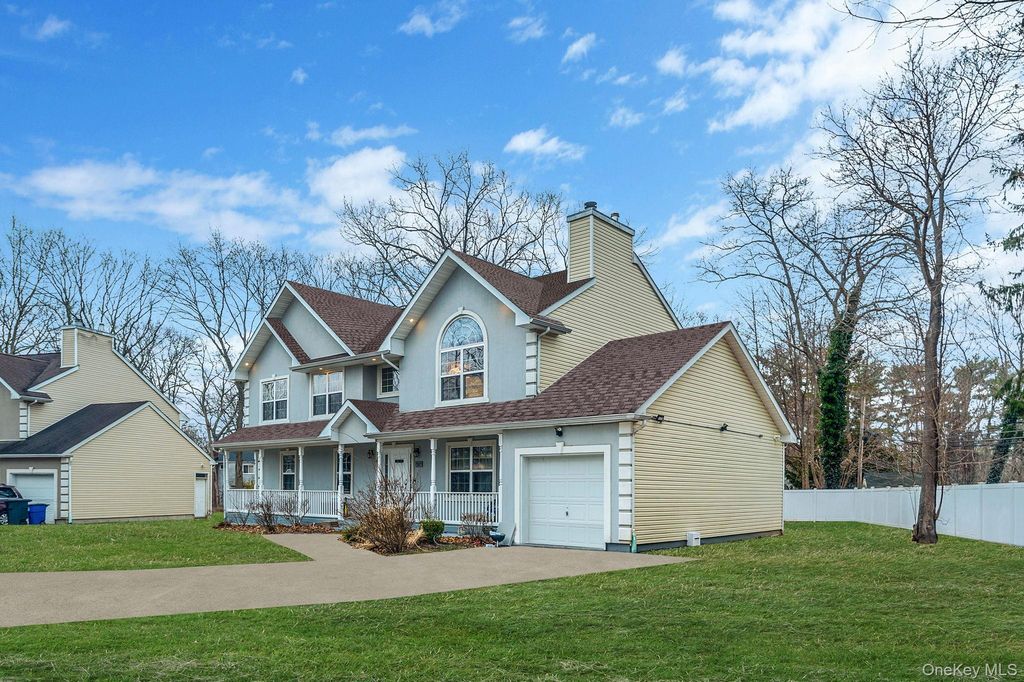 6 Denmark Court, Huntington, NY 11743 — photo 4