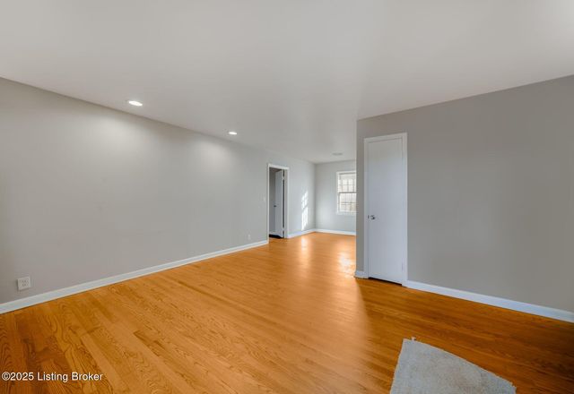 2007 Japonica Way, Louisville, KY 40242
