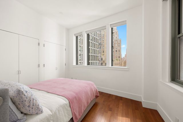 120 Greenwich St Apt 8H, New York City, NY 10006