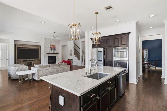 55 Adrianna Path Drive, Missouri City, TX 77459