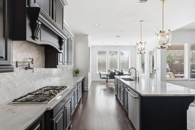 55 Adrianna Path Drive, Missouri City, TX 77459