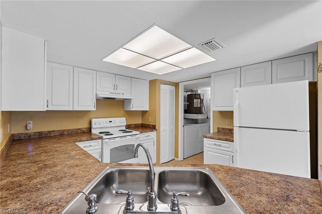 3170 Seasons WAY # 807, Estero, FL 33928