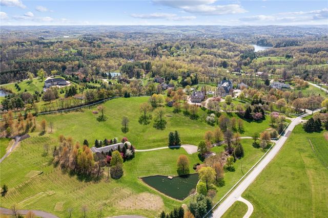 152 Justabout Rd, Peters Twp, PA 15367