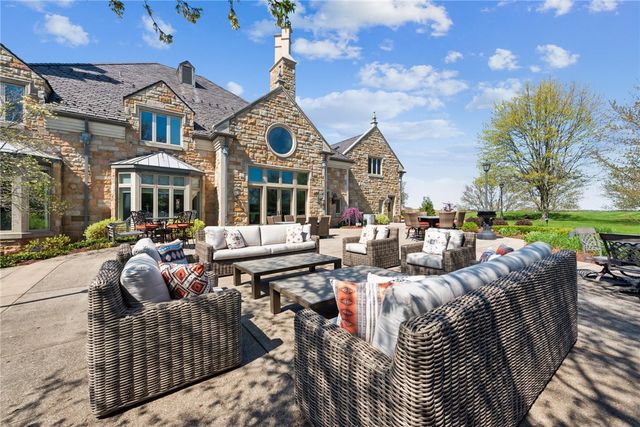 152 Justabout Rd, Peters Twp, PA 15367