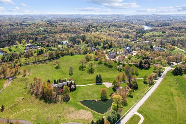 152 Justabout Rd, Peters Twp, PA 15367