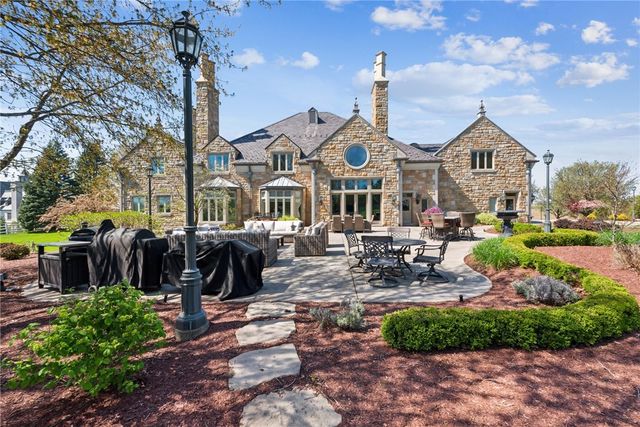 152 Justabout Rd, Peters Twp, PA 15367