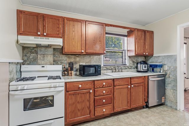 154 Court Street, New Haven, IN 46774