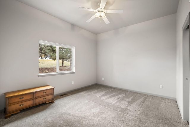 890 Cinnamon Teal Drive, Redmond, OR 97756