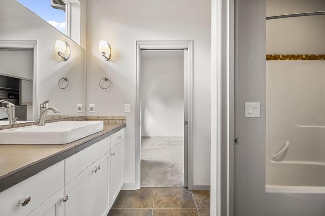 890 Cinnamon Teal Drive, Redmond, OR 97756