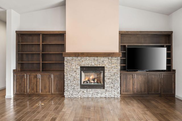 890 Cinnamon Teal Drive, Redmond, OR 97756