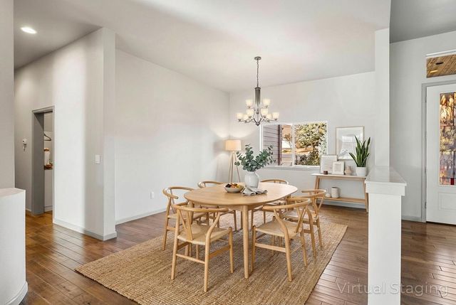 890 Cinnamon Teal Drive, Redmond, OR 97756