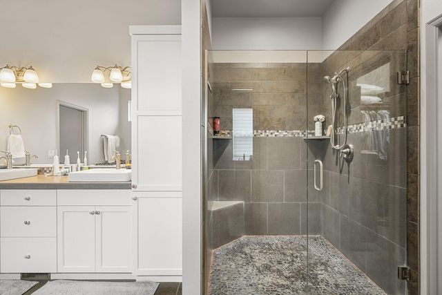 890 Cinnamon Teal Drive, Redmond, OR 97756