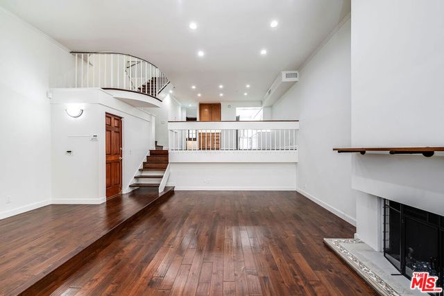 9507 W Olympic Boulevard, Beverly Hills, CA 90212