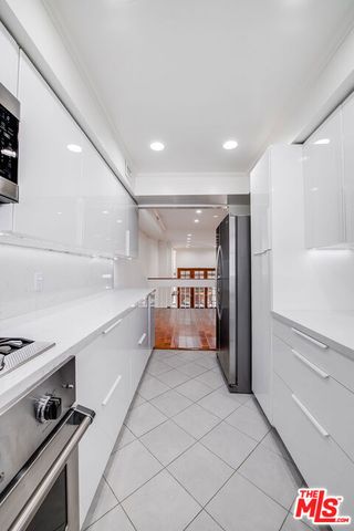 9507 W Olympic Boulevard, Beverly Hills, CA 90212