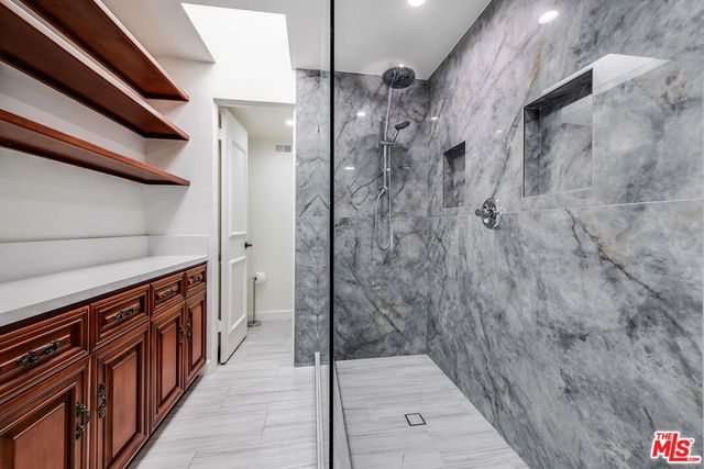 9507 W Olympic Boulevard, Beverly Hills, CA 90212