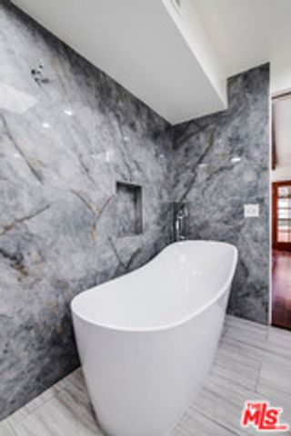 9507 W Olympic Boulevard, Beverly Hills, CA 90212