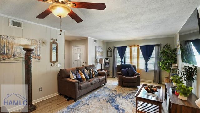 136 Groveland Street, Jesup, GA 31545