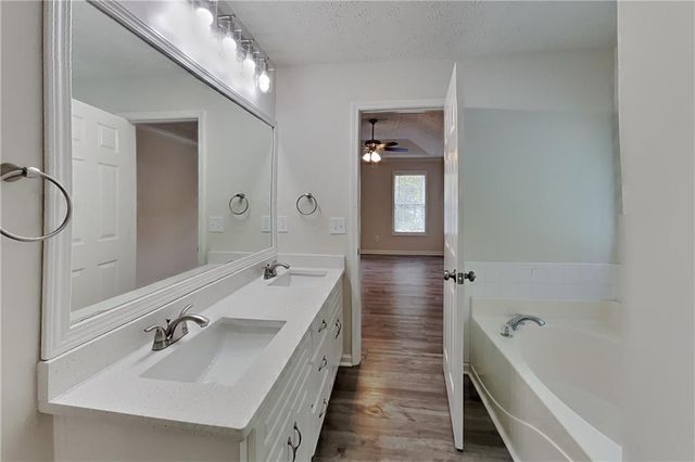 2800 Alcovy River View, Dacula, GA 30019