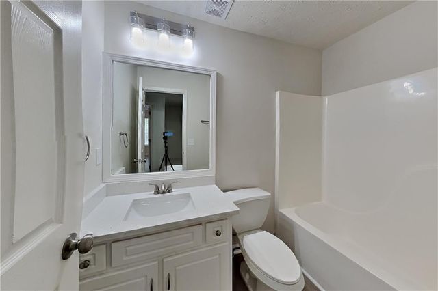 2800 Alcovy River View, Dacula, GA 30019