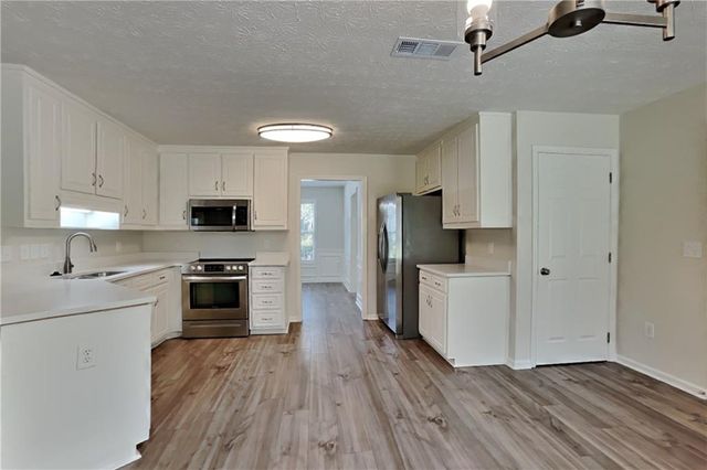 2800 Alcovy River View, Dacula, GA 30019
