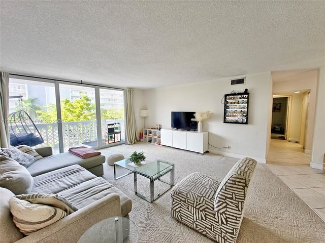 400 NE 12th Ave 306, Hallandale Beach, FL 33009