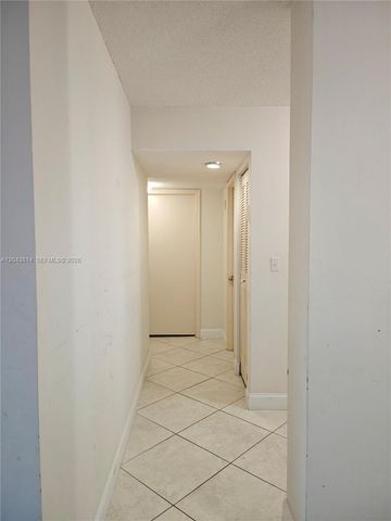 400 NE 12th Ave 306, Hallandale Beach, FL 33009