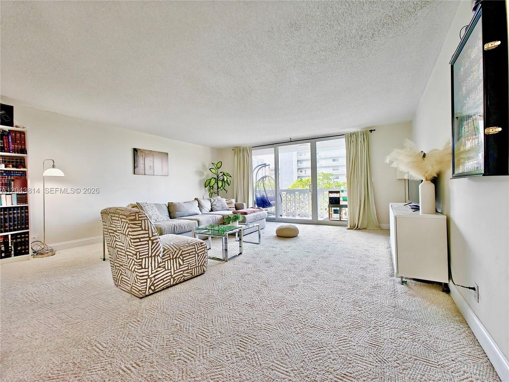 400 NE 12th Ave 306, Hallandale Beach, FL 33009