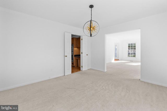 2626 IRON FORGE RD, Herndon, VA 20171