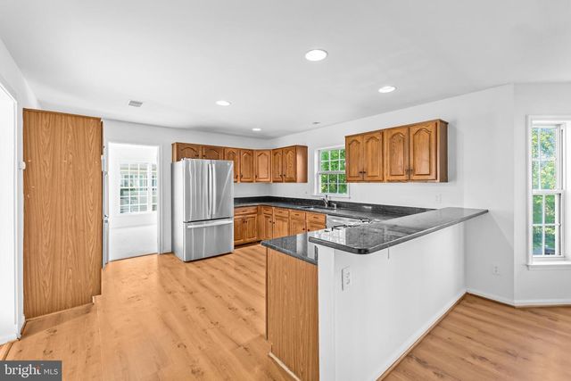 2626 IRON FORGE RD, Herndon, VA 20171