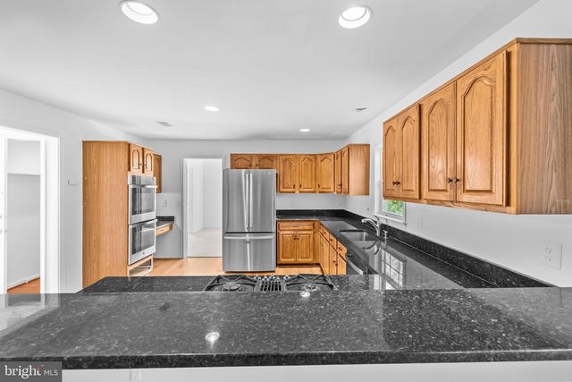 2626 IRON FORGE RD, Herndon, VA 20171
