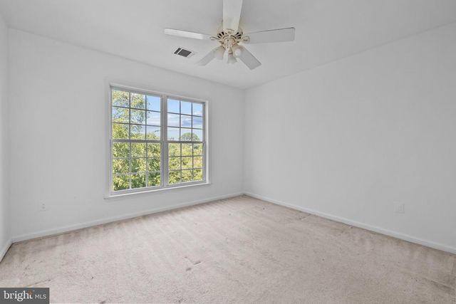 2626 IRON FORGE RD, Herndon, VA 20171