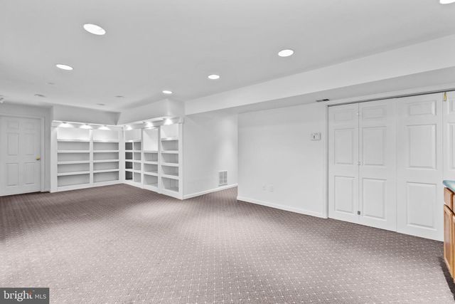 2626 IRON FORGE RD, Herndon, VA 20171