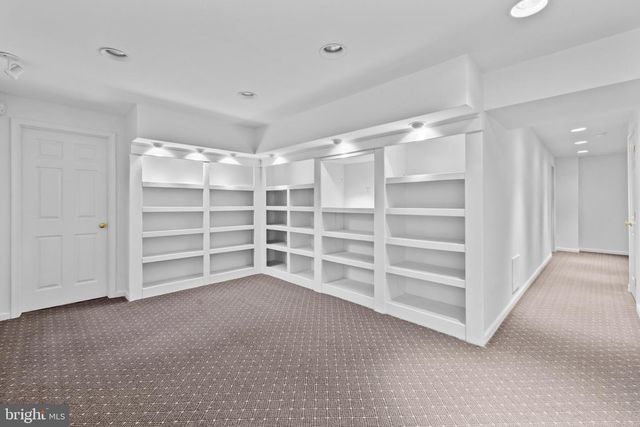2626 IRON FORGE RD, Herndon, VA 20171