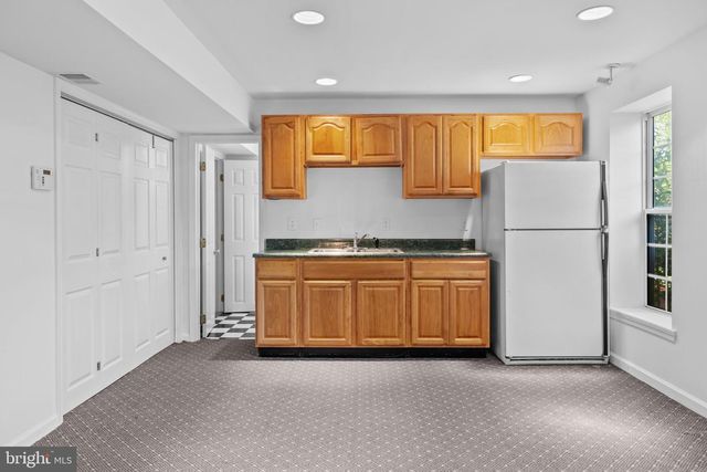 2626 IRON FORGE RD, Herndon, VA 20171