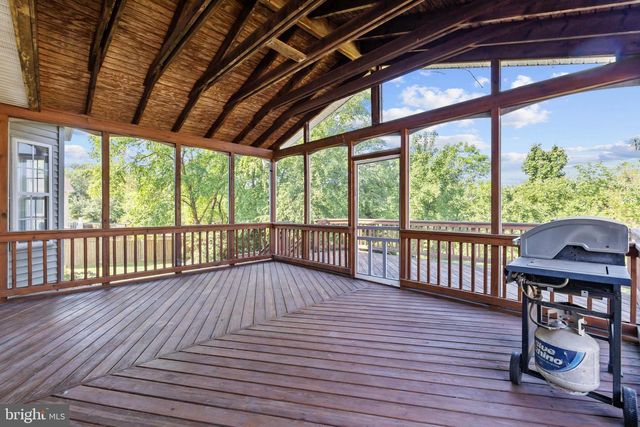 2626 IRON FORGE RD, Herndon, VA 20171
