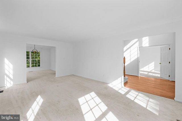 2626 IRON FORGE RD, Herndon, VA 20171