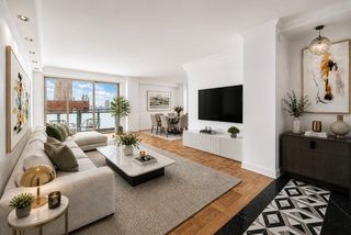 300 E 40TH Street # 32K, New York City, NY 10016