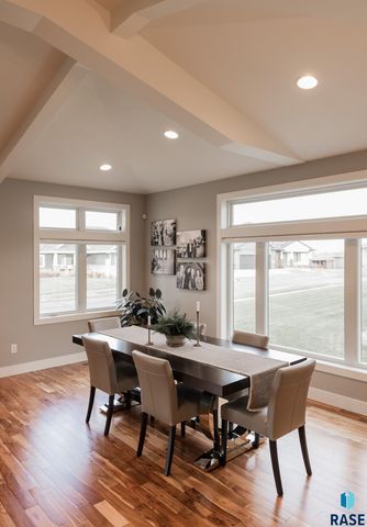 9005 W Dragonfly Dr Drive, Sioux Falls, SD 57107