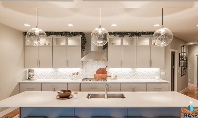 9005 W Dragonfly Dr Drive, Sioux Falls, SD 57107