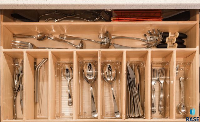 9005 W Dragonfly Dr Drive, Sioux Falls, SD 57107