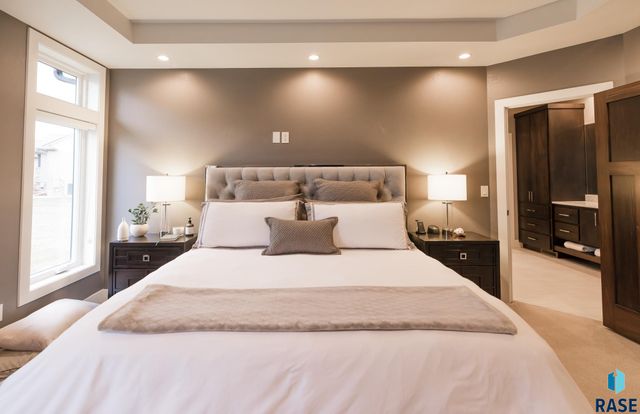 9005 W Dragonfly Dr Drive, Sioux Falls, SD 57107