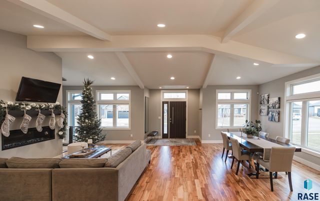 9005 W Dragonfly Dr Drive, Sioux Falls, SD 57107