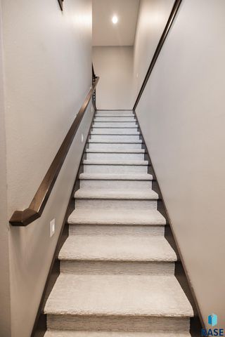 9005 W Dragonfly Dr Drive, Sioux Falls, SD 57107