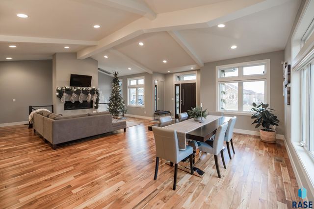 9005 W Dragonfly Dr Drive, Sioux Falls, SD 57107